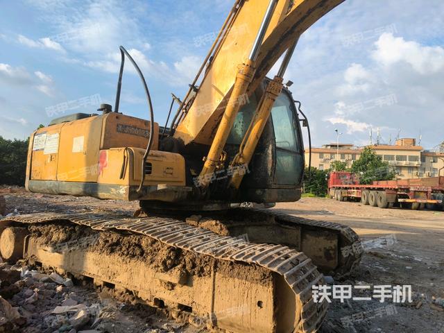 右前45(整機(jī)外觀) 右前45(整機(jī)外觀)