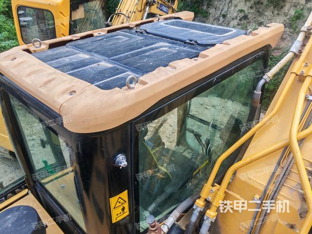 驾驶室顶部俯视(上车部件) 驾驶室顶部俯视(上车部件)