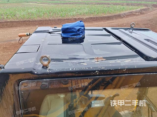 駕駛室頂部(整機外觀) 駕駛室頂部(整機外觀)
