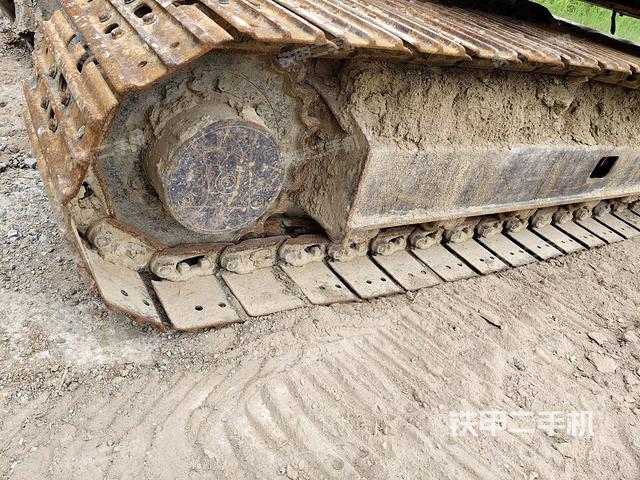 单侧履带整体(整机外观) 单侧履带整体(整机外观)