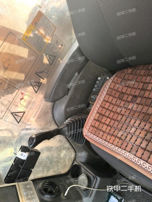 座椅后部(駕駛室部分) 座椅后部(駕駛室部分)