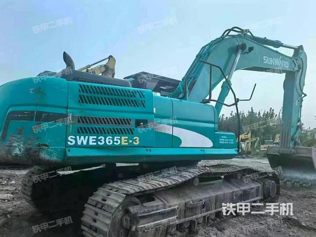 整機右后45°(整機外觀) 整機右后45°(整機外觀)