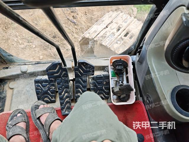 座椅右側(cè)控制臺(tái)/鑰匙門/油門/含右手柄(駕駛室部分) 座椅右側(cè)控制臺(tái)/鑰匙門/油門/含右手柄(駕駛室部分)