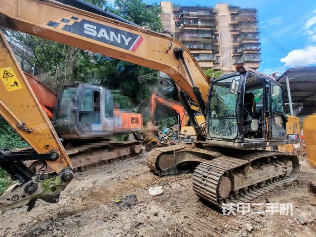 三一重工SY200C挖掘机
