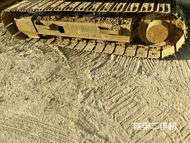 左側(cè)行走馬達(dá)蓋板（行走機(jī)構(gòu)）