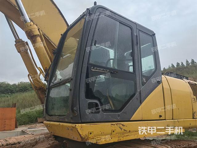 駕駛室整體(整機外觀) 駕駛室整體(整機外觀)