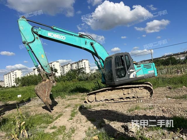 神钢SK200超8挖掘机