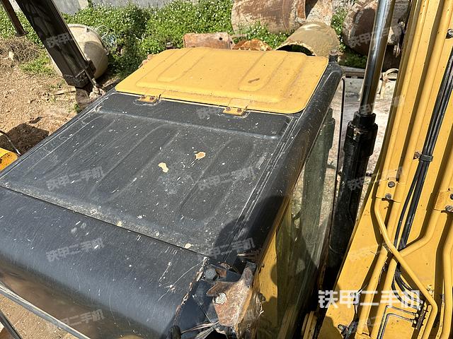 驾驶室顶部（整机外观）