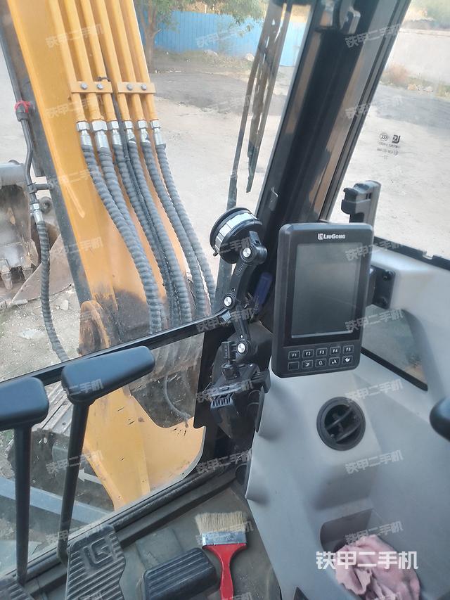 驾驶室整体（整机外观）