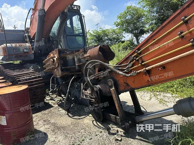 小臂整體左后（工作和回轉裝置）