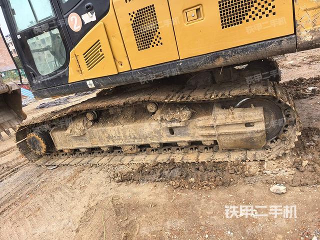右侧履带整体(行走机构) 右侧履带整体(行走机构)