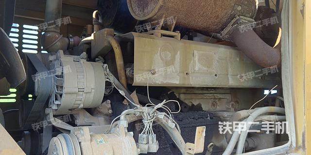 發(fā)動(dòng)機(jī)右側(cè)(整機(jī)外觀及大件) 發(fā)動(dòng)機(jī)右側(cè)(整機(jī)外觀及大件)