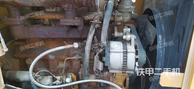 发动机左侧(整机外观及大件) 发动机左侧(整机外观及大件)