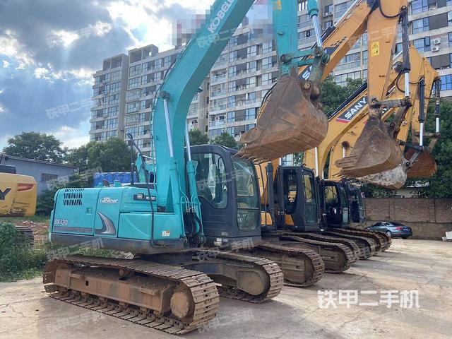 神鋼SK130-8挖掘機