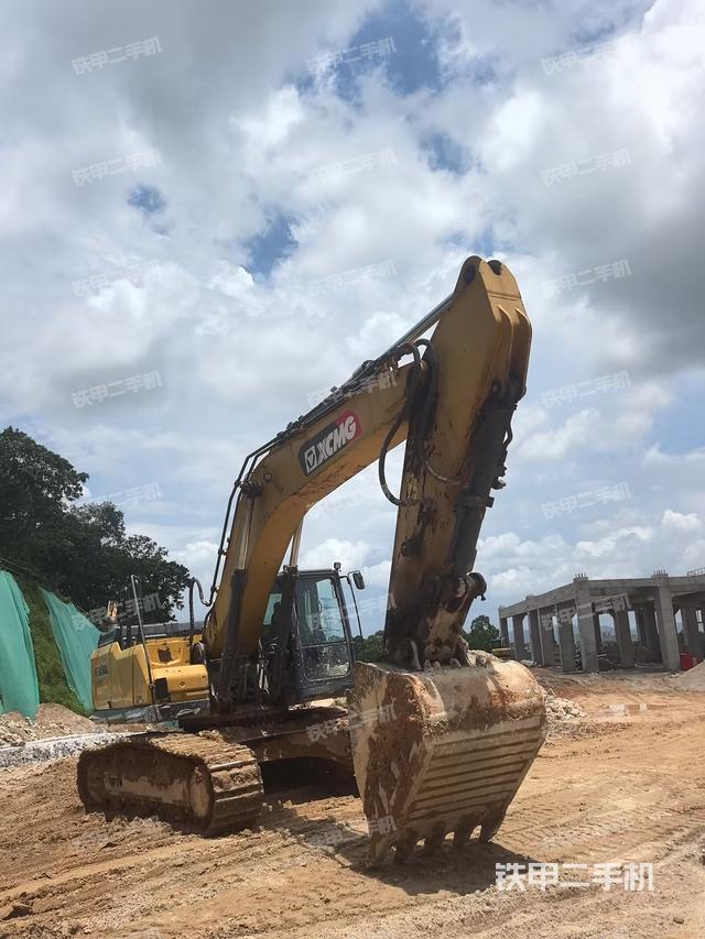 發(fā)動(dòng)機(jī)整體俯視(整機(jī)外觀) 發(fā)動(dòng)機(jī)整體俯視(整機(jī)外觀)