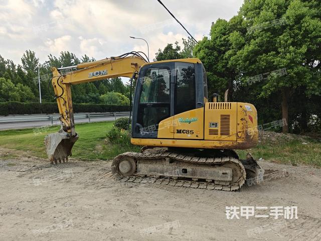 左后45(整機(jī)外觀) 左后45(整機(jī)外觀)