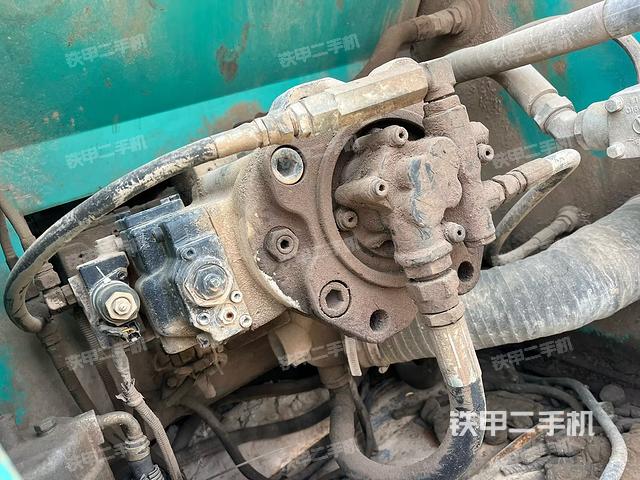 液壓泵艙室正面整體(整機(jī)外觀) 液壓泵艙室正面整體(整機(jī)外觀)