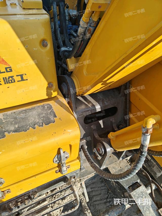 大臂根部?斜（工作和回轉(zhuǎn)裝置）