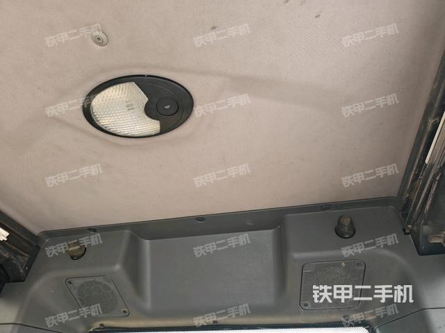 左后方玻璃角標(biāo)(駕駛室部分) 左后方玻璃角標(biāo)(駕駛室部分)