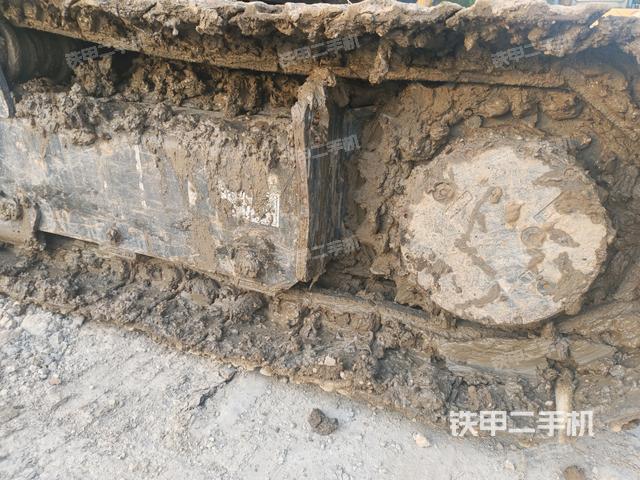 右側履帶整體?(行走機構) 右側履帶整體?(行走機構)