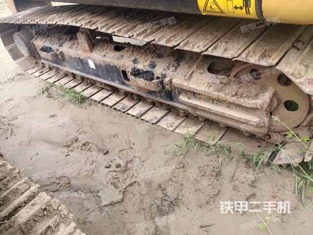 单侧履带整体(整机外观) 单侧履带整体(整机外观)