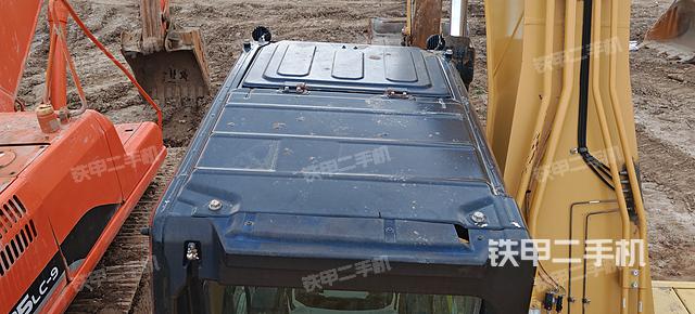 驾驶室顶部（整机外观）