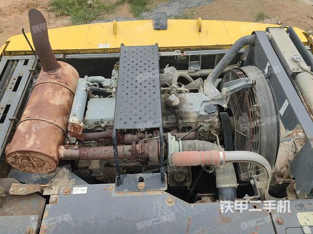 發(fā)動機整體俯視(整機外觀) 發(fā)動機整體俯視(整機外觀)