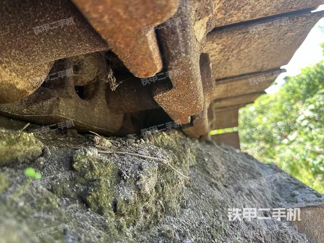 右驅動輪（行走機構）