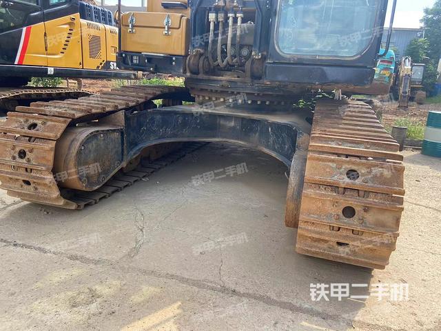 驾驶室整体(整机外观) 驾驶室整体(整机外观)