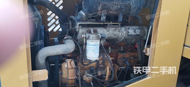 发动机右侧(整机外观及大件) 发动机右侧(整机外观及大件)