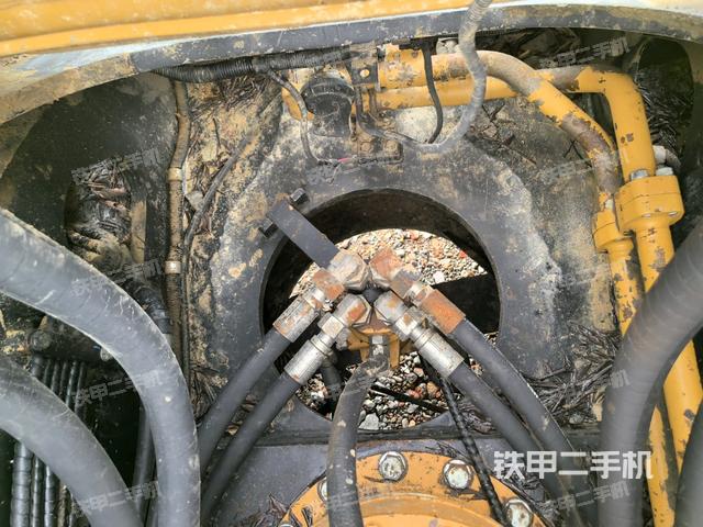 中央回轉(zhuǎn)接頭特寫(上車部件) 中央回轉(zhuǎn)接頭特寫(上車部件)
