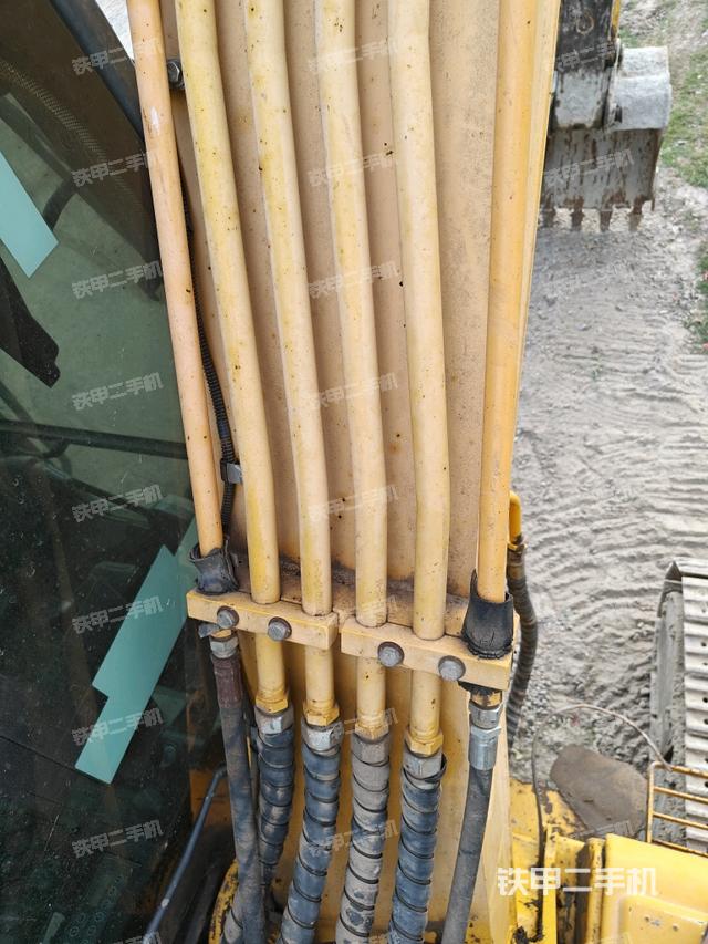 大臂整體?右側(cè)(工作和回轉(zhuǎn)裝置) 大臂整體?右側(cè)(工作和回轉(zhuǎn)裝置)