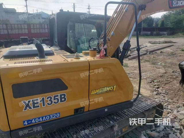 单侧履带整体（整机外观）