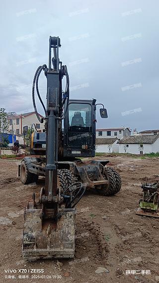 新源B75ECO挖掘机实拍图片