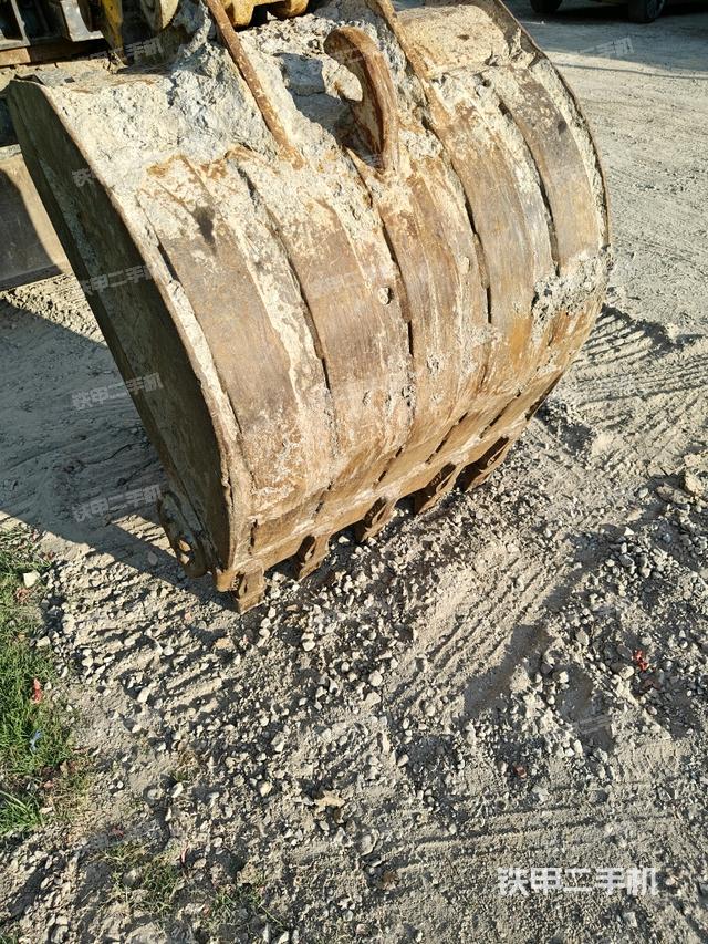 小臂整體左后（工作和回轉(zhuǎn)裝置）