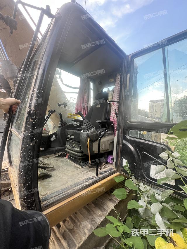驾驶室整体(整机外观) 驾驶室整体(整机外观)