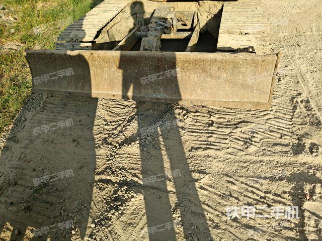 轉(zhuǎn)盤和下車架正前（工作和回轉(zhuǎn)裝置）