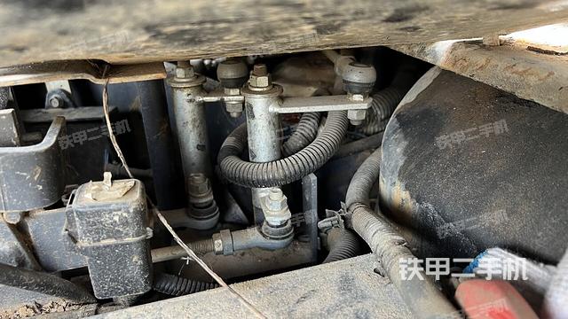 液壓泵艙室正面整體（整機(jī)外觀）