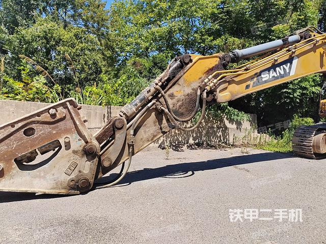 小臂整體左后(工作和回轉(zhuǎn)裝置) 小臂整體左后(工作和回轉(zhuǎn)裝置)