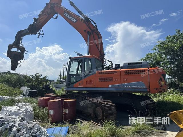 斗山DX380LC-9C挖掘機(jī)