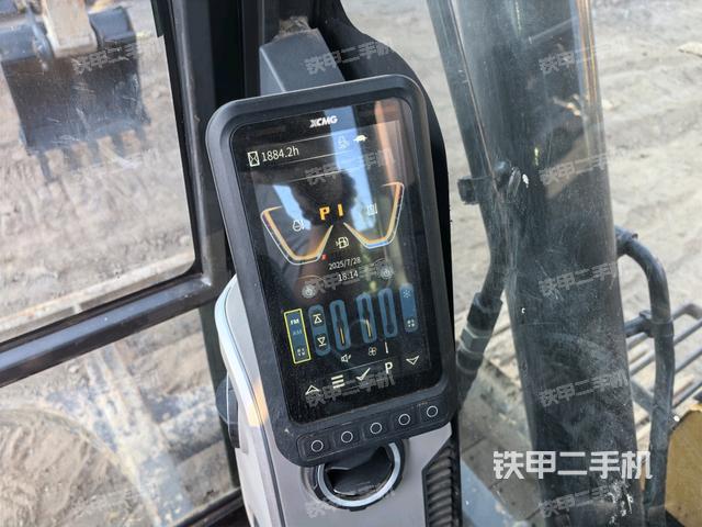 驾驶室正侧(驾驶室部分)  驾驶室正侧(驾驶室部分)
