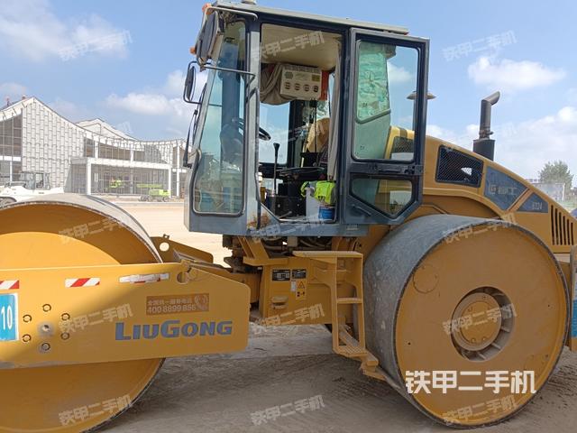 柳工CLG6324压路机