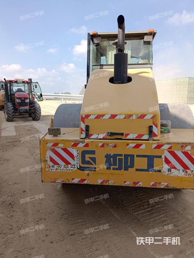 整机右后45°（设备外观及核心部件）