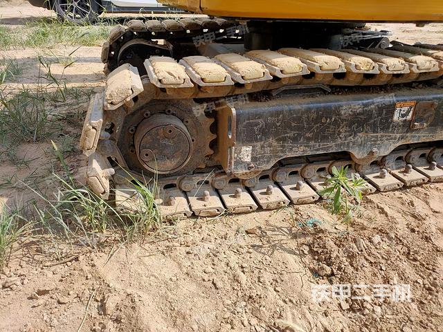 单侧履带整体(整机外观) 单侧履带整体(整机外观)