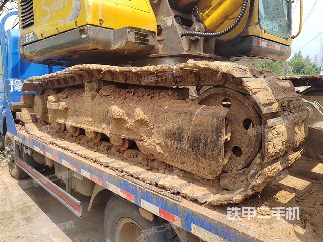 单侧履带整体(整机外观) 单侧履带整体(整机外观)