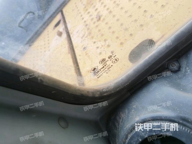 后窗玻璃角標(駕駛室部分) 后窗玻璃角標(駕駛室部分)