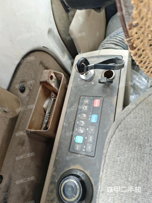 顯示屏?(駕駛室部分) 顯示屏?(駕駛室部分)
