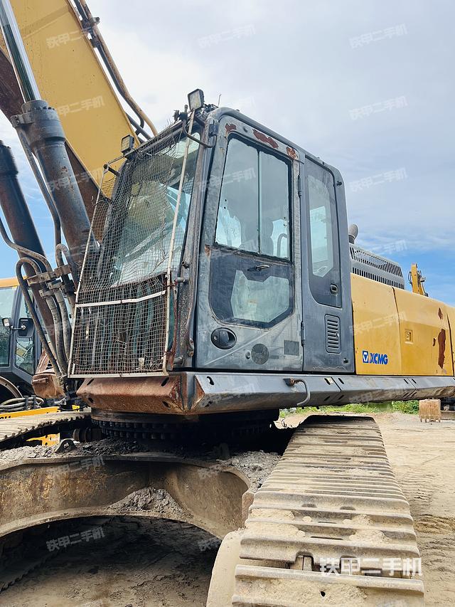 徐工XE470D挖掘機(jī)