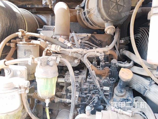 发动机整体俯视(整机外观) 发动机整体俯视(整机外观)