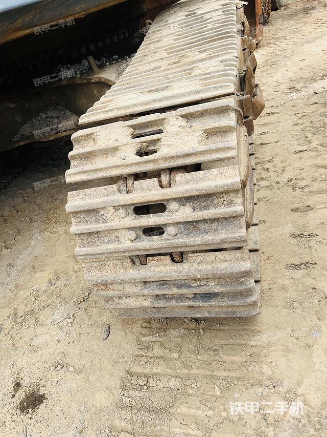 單側(cè)履帶整體（整機(jī)外觀）